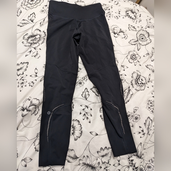 Lululemon Base Pace High-Rise Reflective Tight 25"Black, Size 6 - Picture 8 of 10